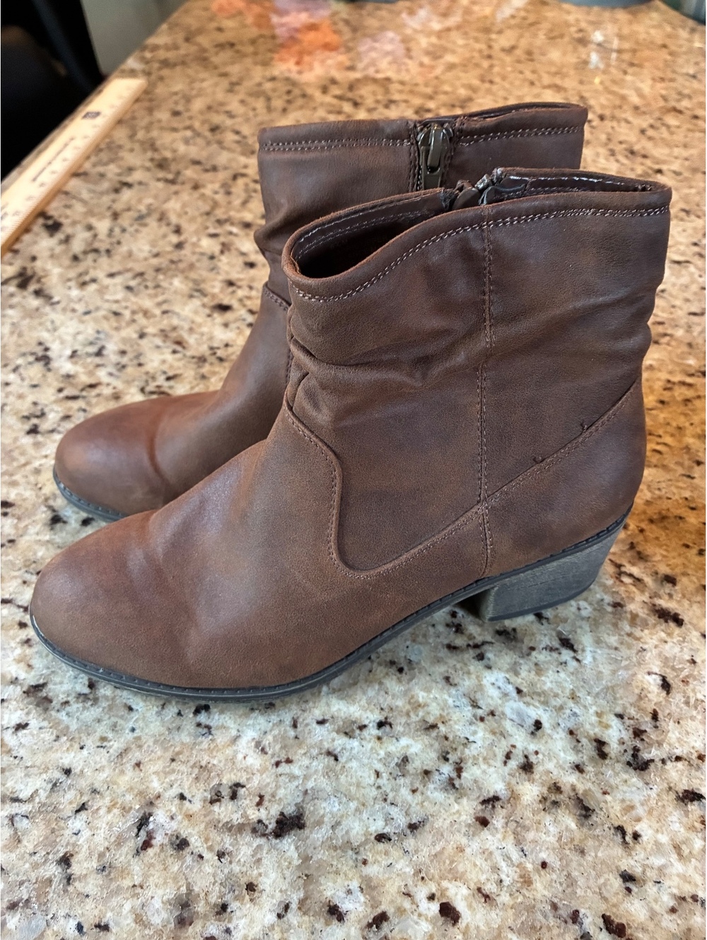 White Mountain brown ankle boots